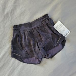 Lululemon Hotty Hot Shorts II Long 4"